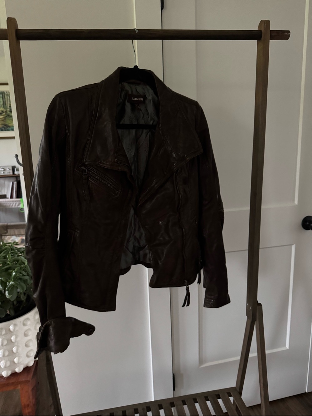 Danier Women’s Dark Brown Leather Biker Jacket - Picture 3 of 3